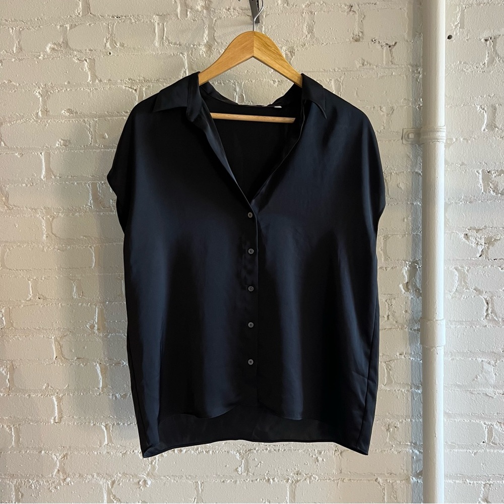 Aritzia Babaton Parkway Satin Blouse